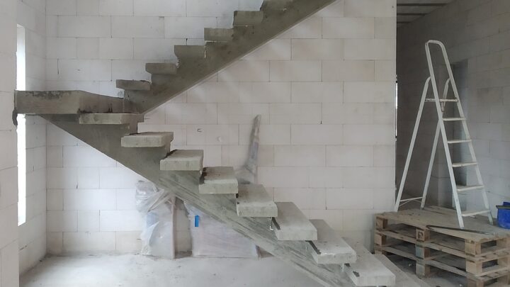Монолитная лестница в КП Кружева