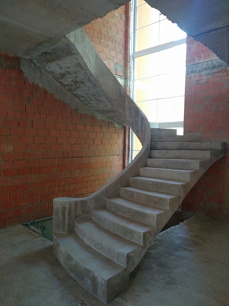 Бетонная лестница в д. Солослово